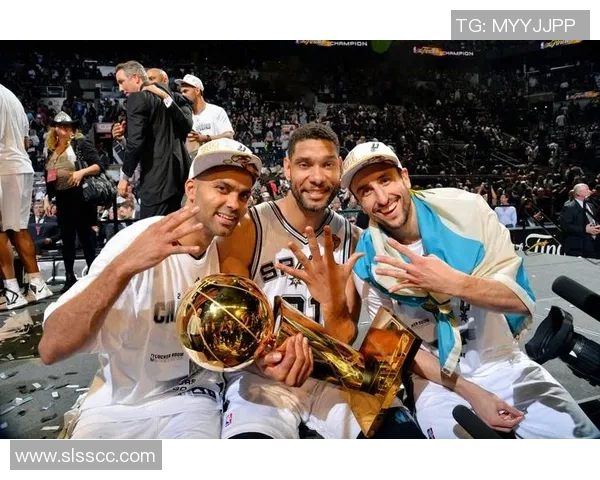 2015年NBA季后赛第二轮马刺与快船的激烈对决回顾与分析